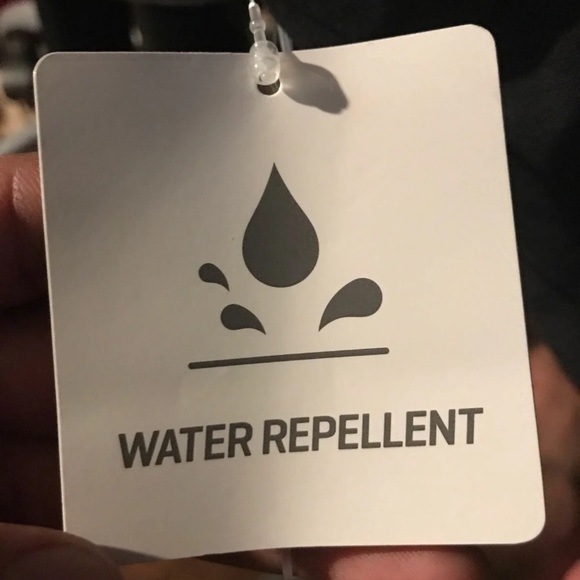 Water repellent Puma Jacket - Picture 3 of 3